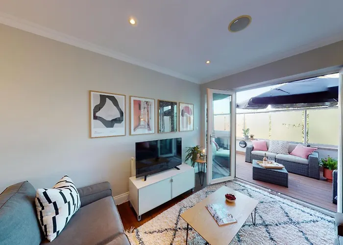 Madison Hill - White Hill House 4 - 2 Bedroom Flat