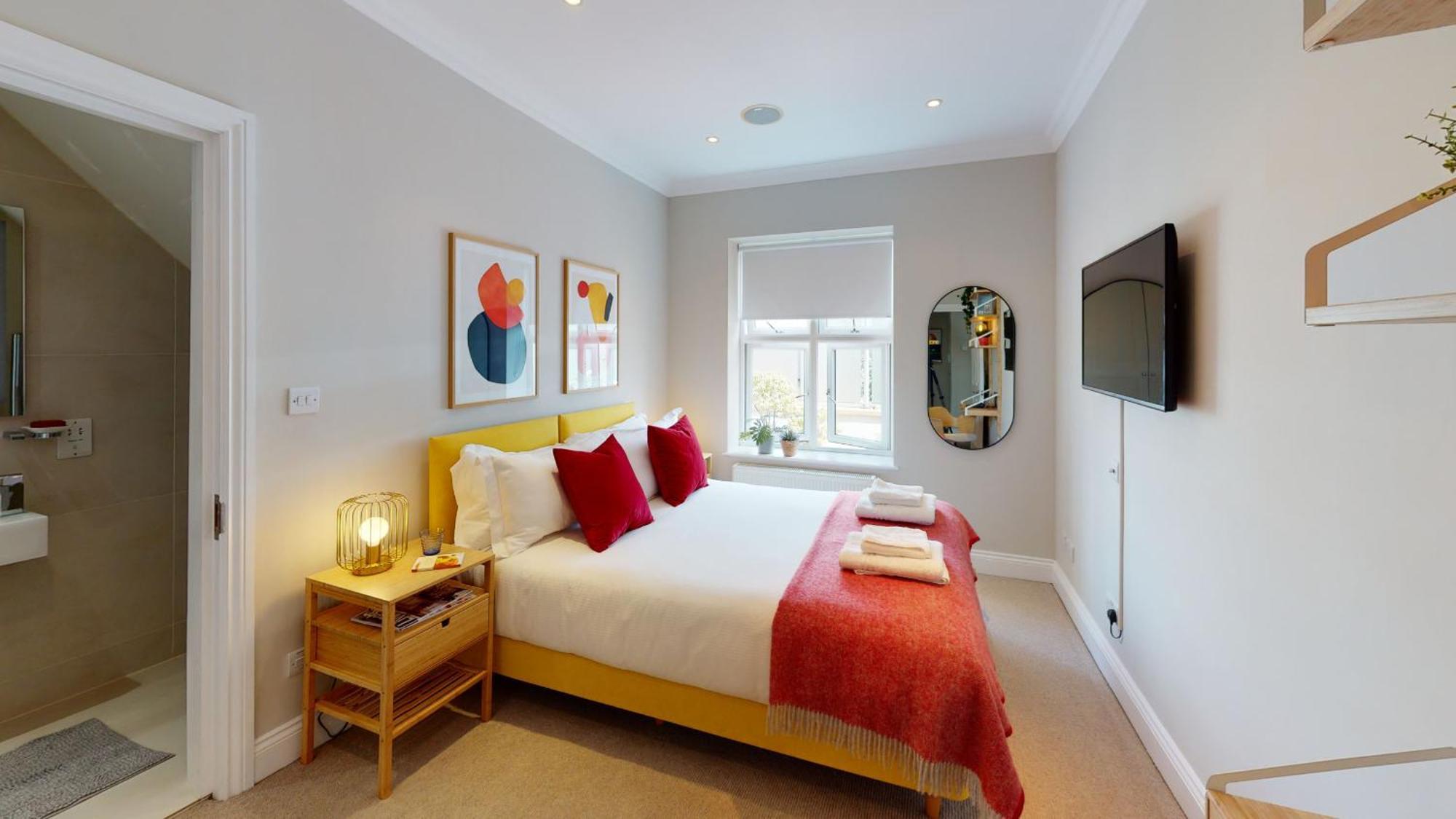 Madison Hill - White Hill House 4 - 2 Bedroom Flat * London